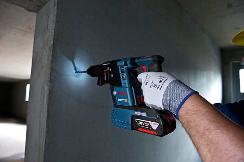 Bosch bulldog 18v discount cordless rotary hammer